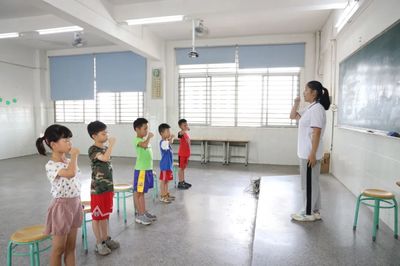 中堂“暑假校內(nèi)托管服務(wù)”正式開(kāi)班，解決“看護(hù)難”問(wèn)題